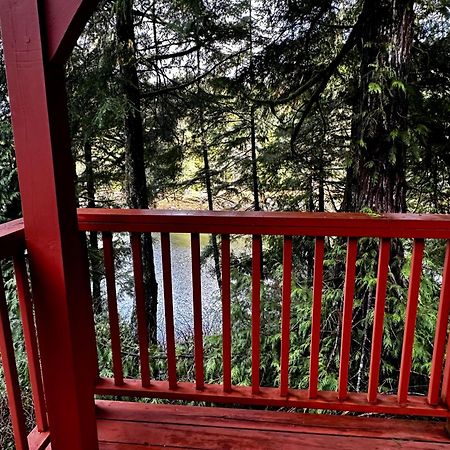 Waterfront Timber Frame Cottage! Ucluelet Exterior foto