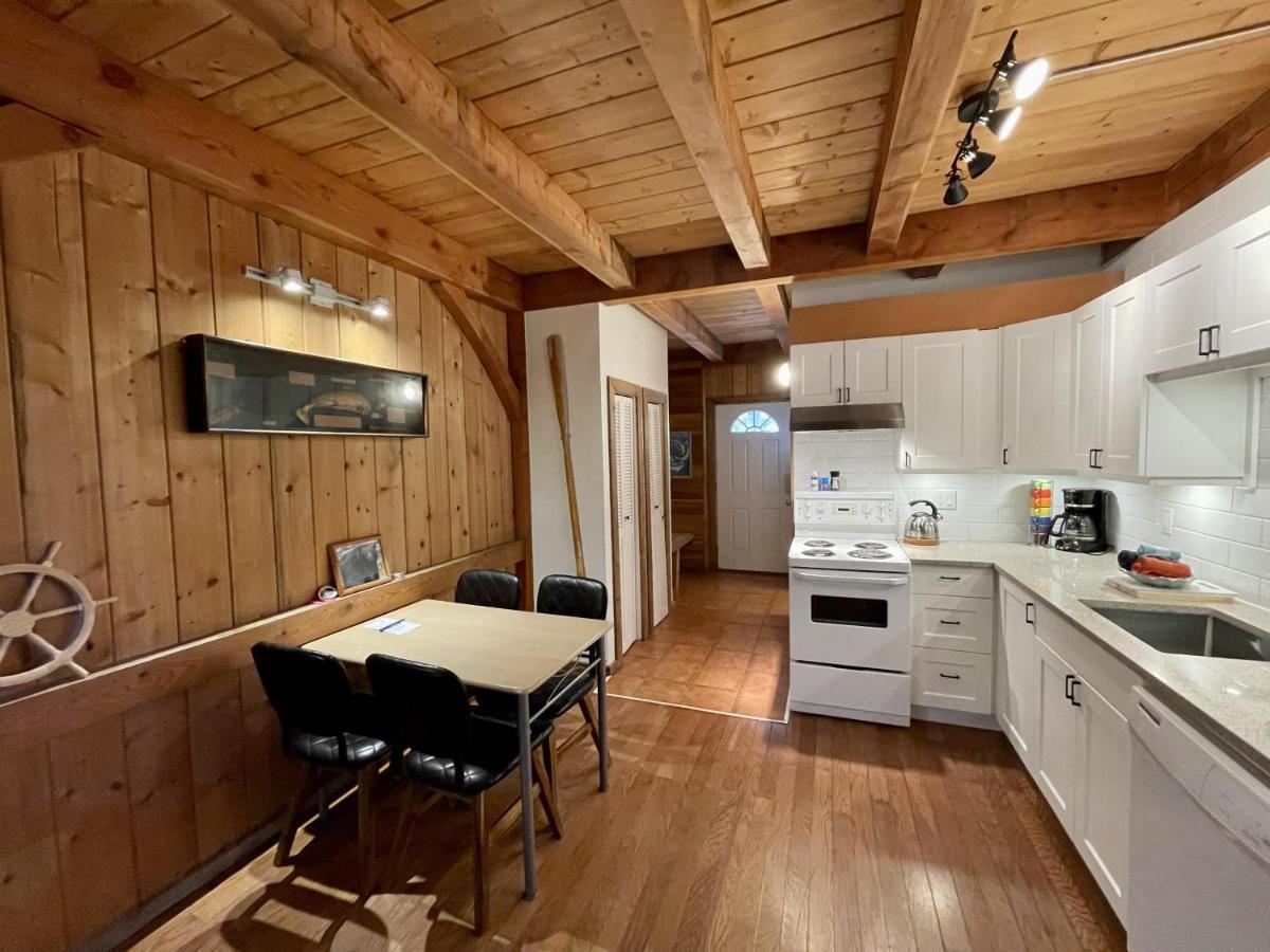 Waterfront Timber Frame Cottage! Ucluelet Exterior foto