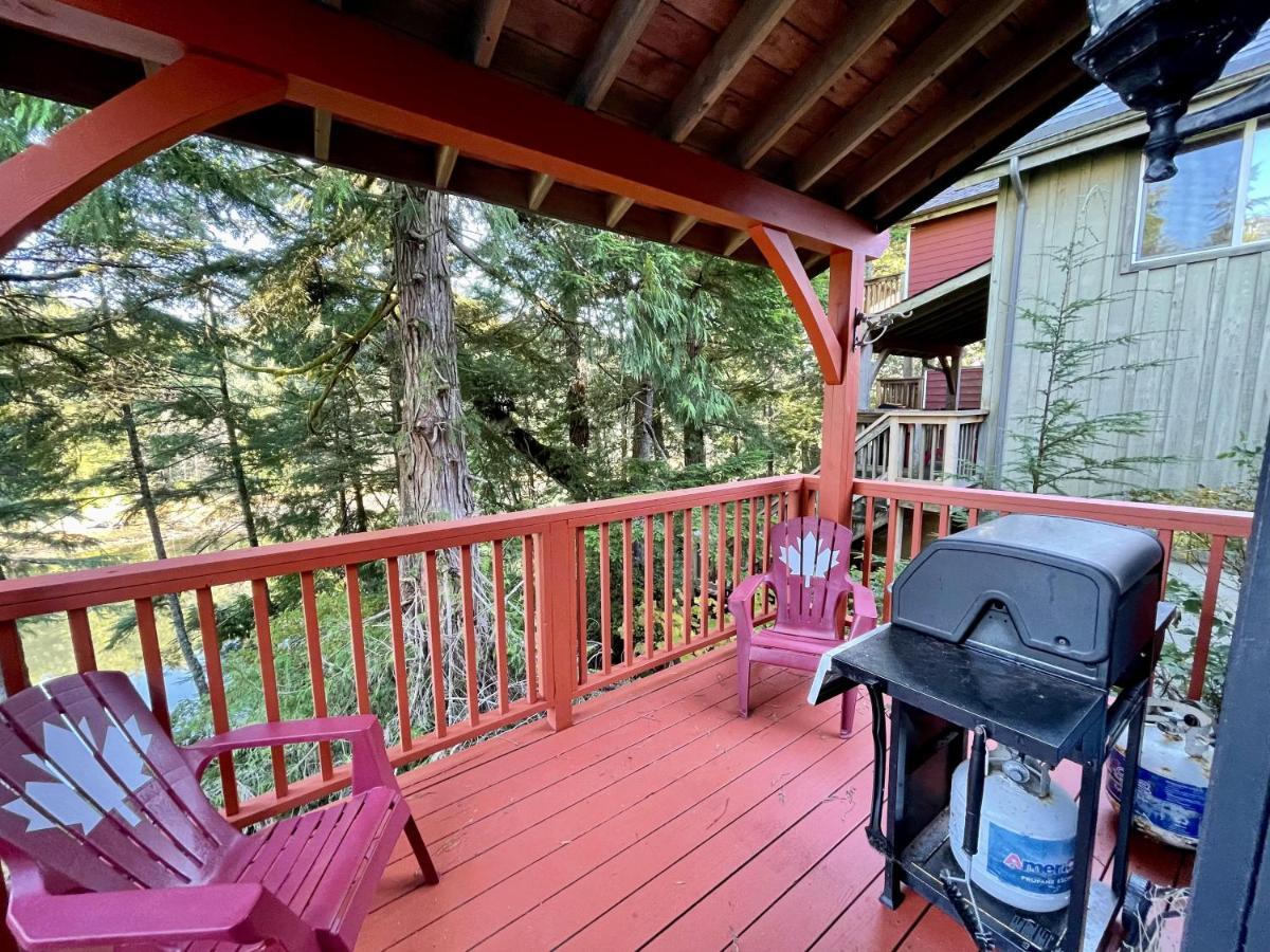Waterfront Timber Frame Cottage! Ucluelet Exterior foto