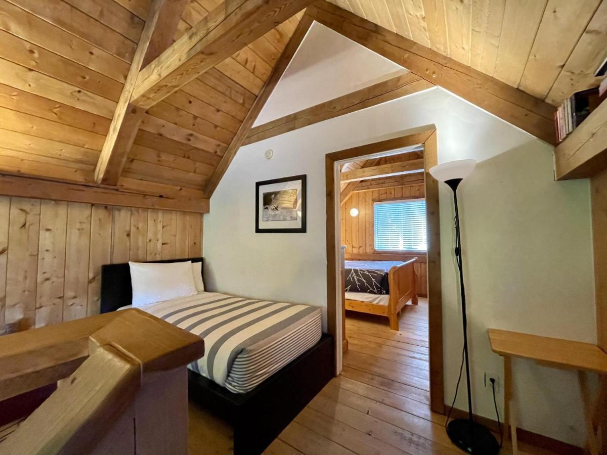 Waterfront Timber Frame Cottage! Ucluelet Exterior foto