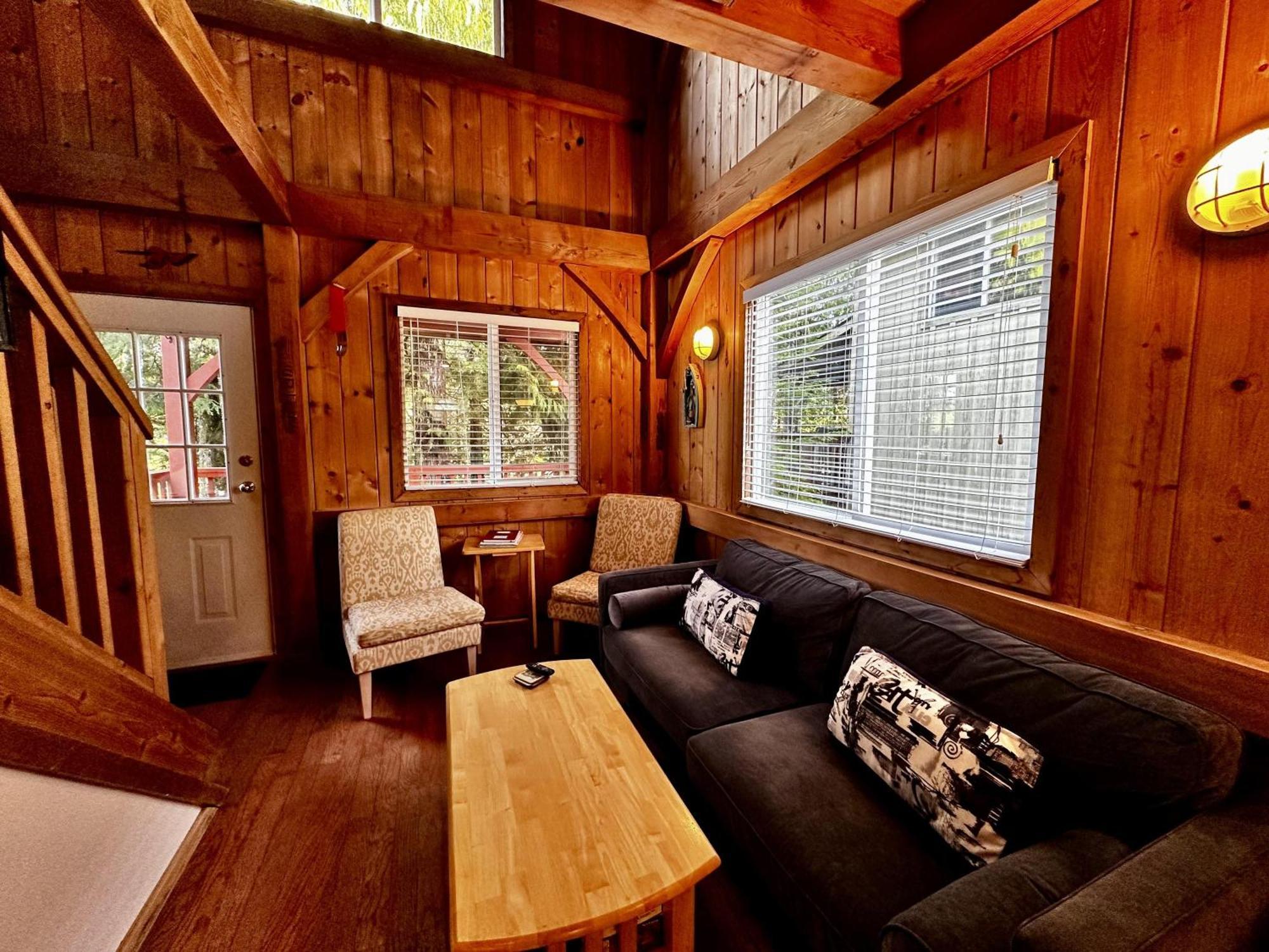 Waterfront Timber Frame Cottage! Ucluelet Exterior foto